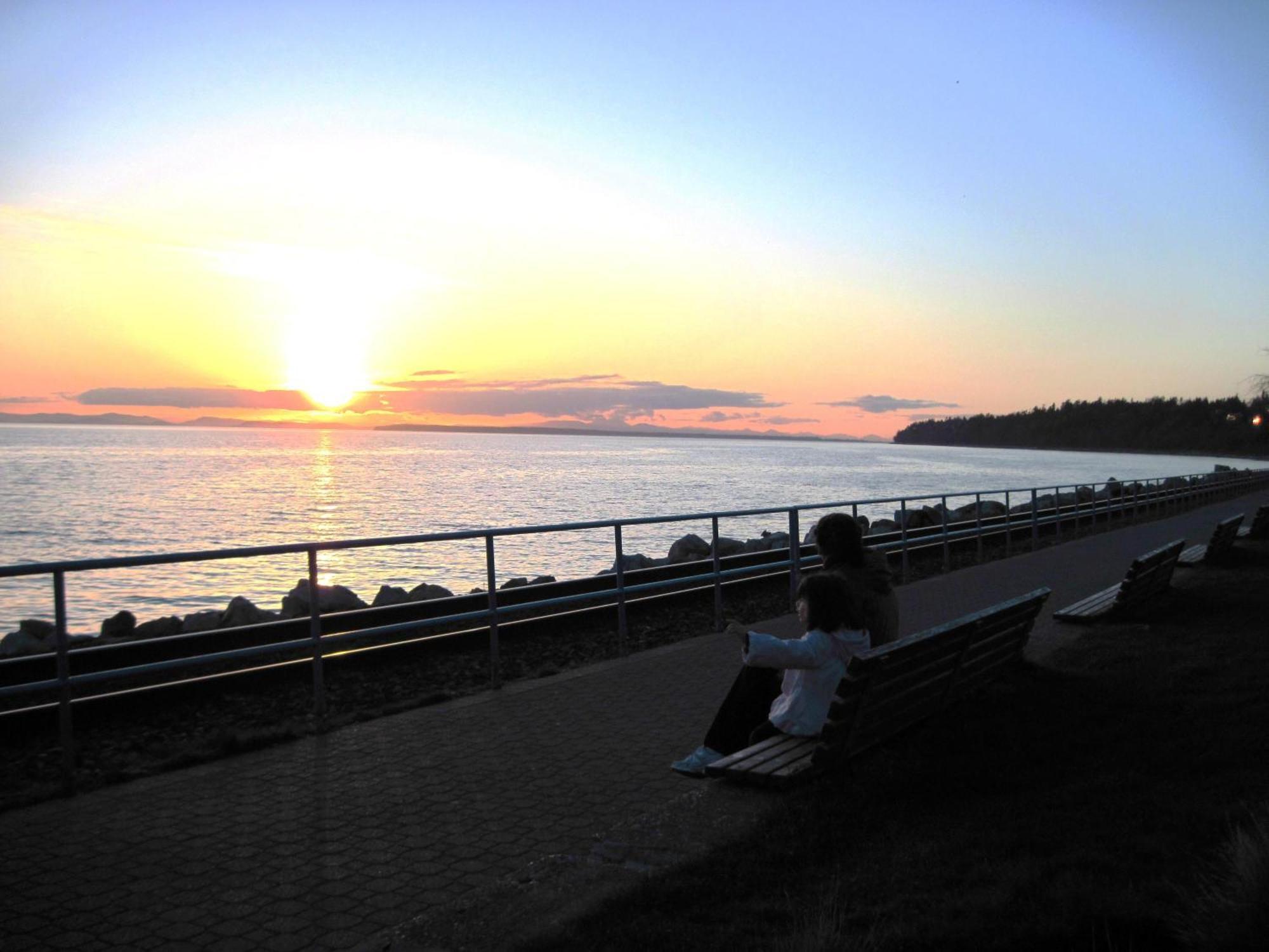 Ocean Promenade Hotel White Rock Bagian luar foto