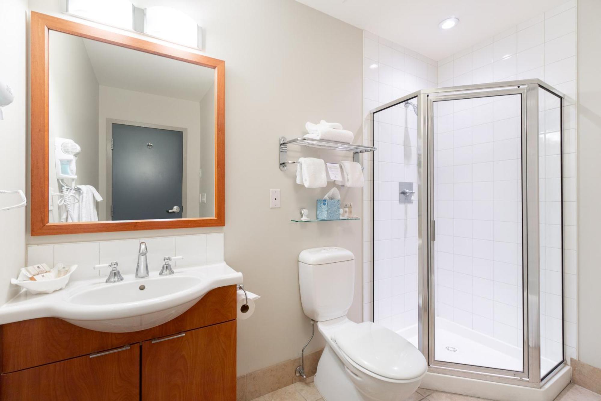 Ocean Promenade Hotel White Rock Ruang foto