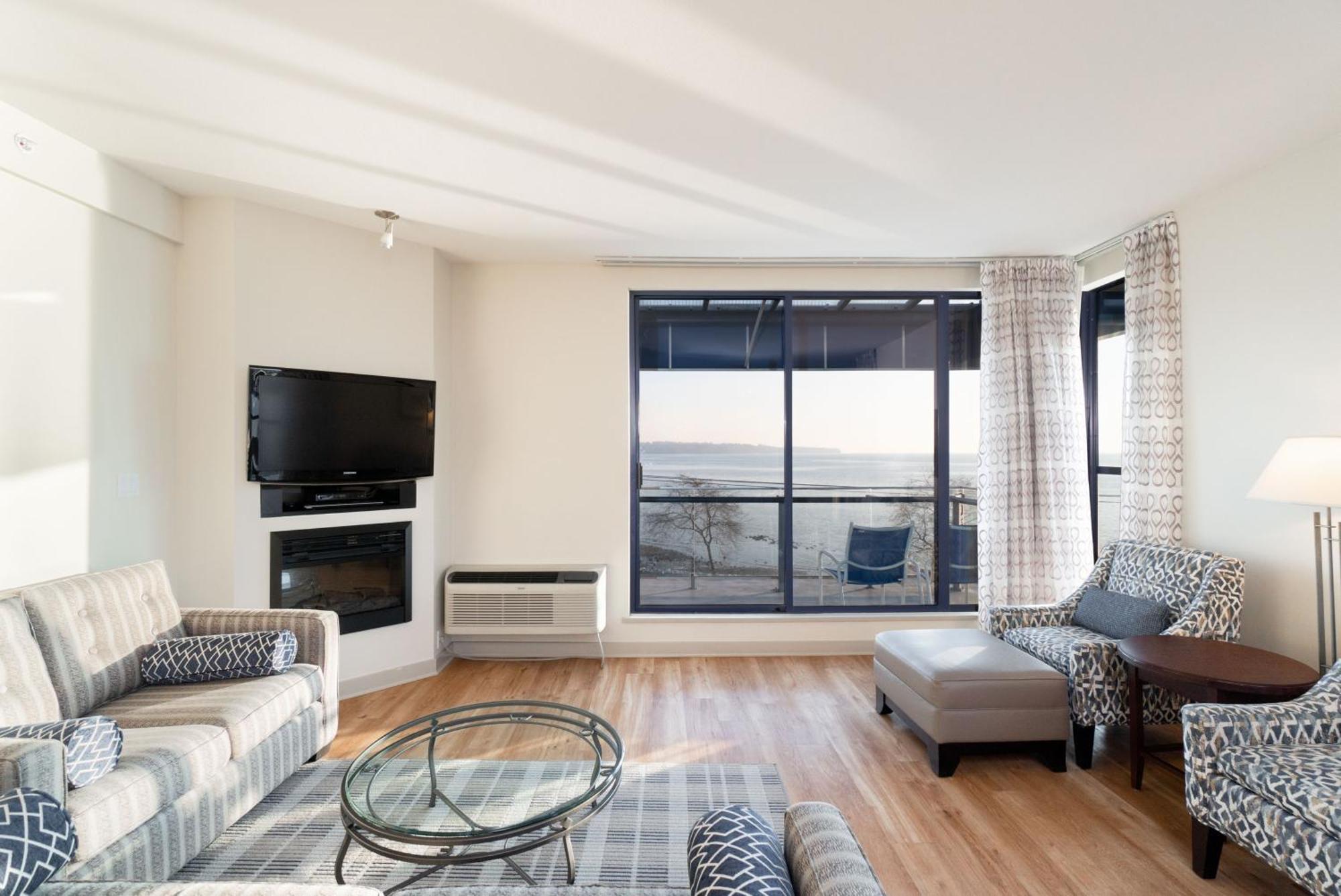 Ocean Promenade Hotel White Rock Ruang foto