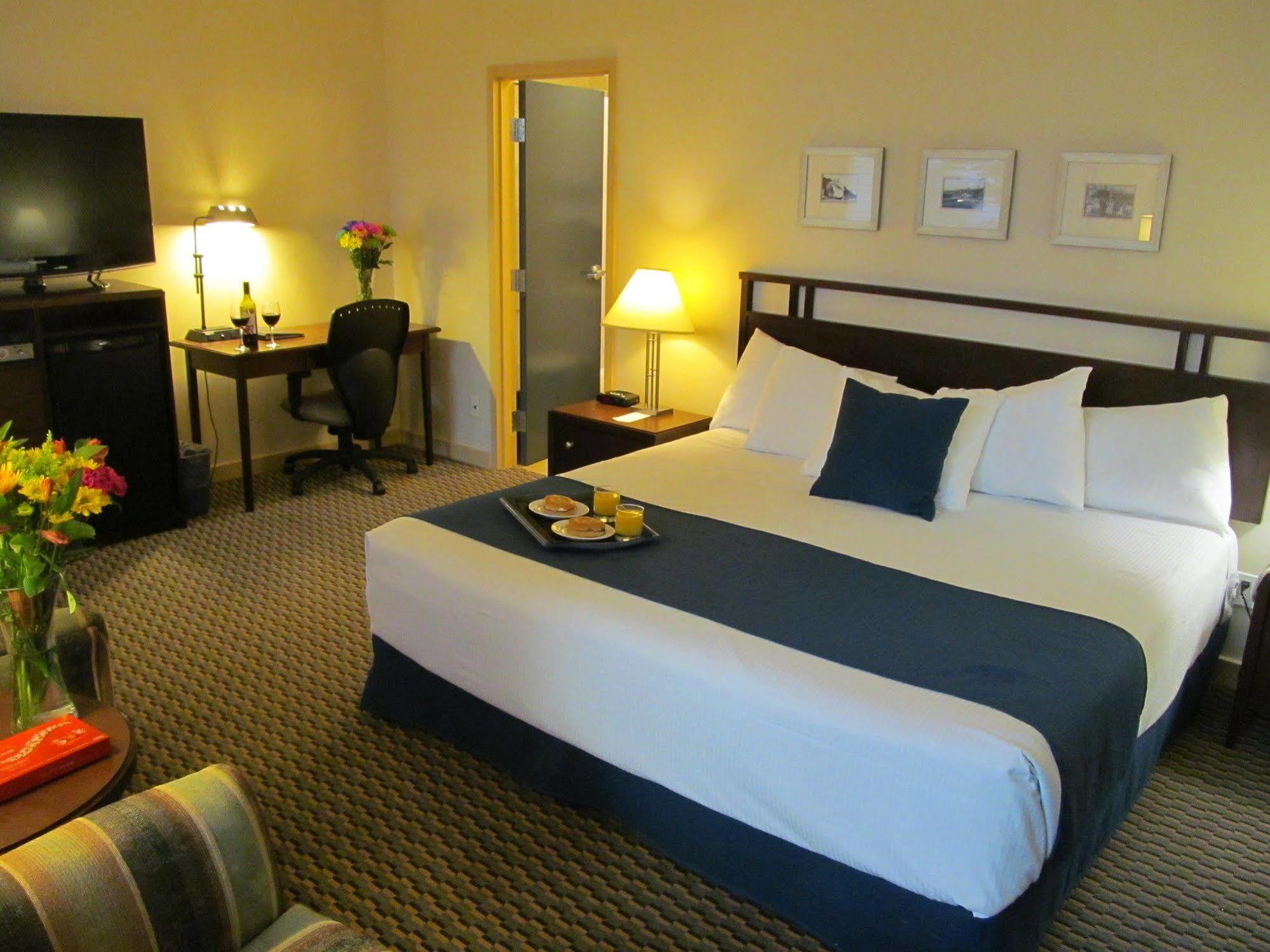 Ocean Promenade Hotel White Rock Bagian luar foto