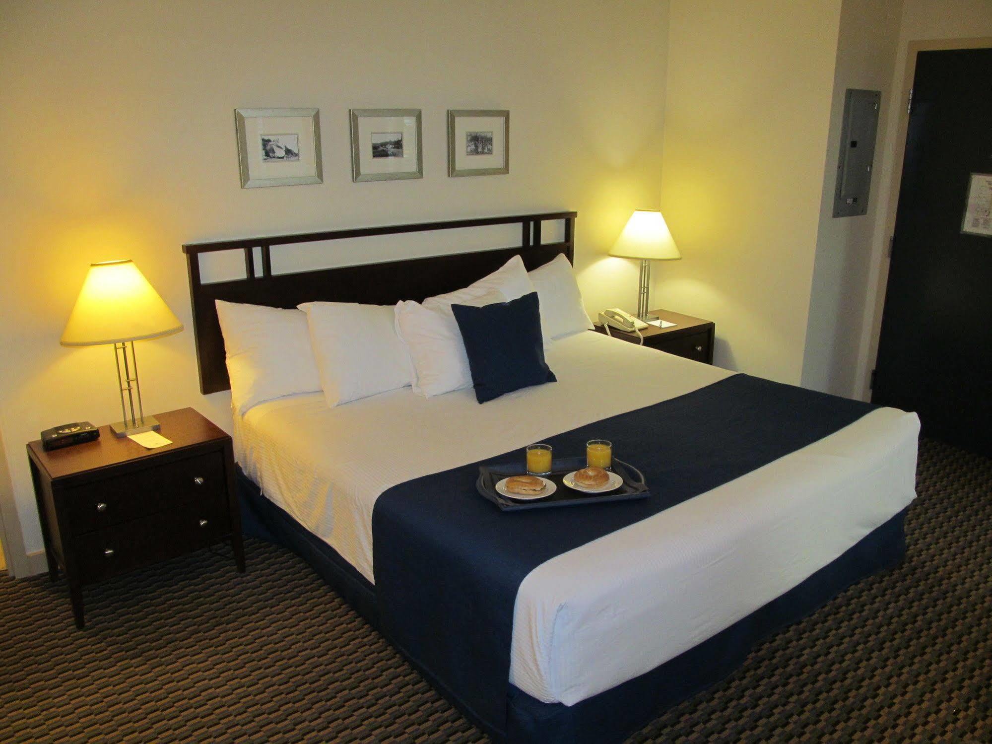 Ocean Promenade Hotel White Rock Bagian luar foto