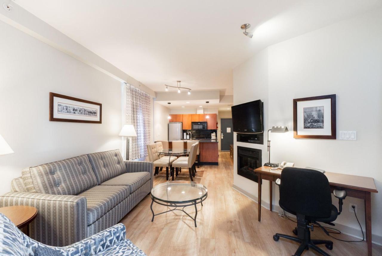 Ocean Promenade Hotel White Rock Bagian luar foto