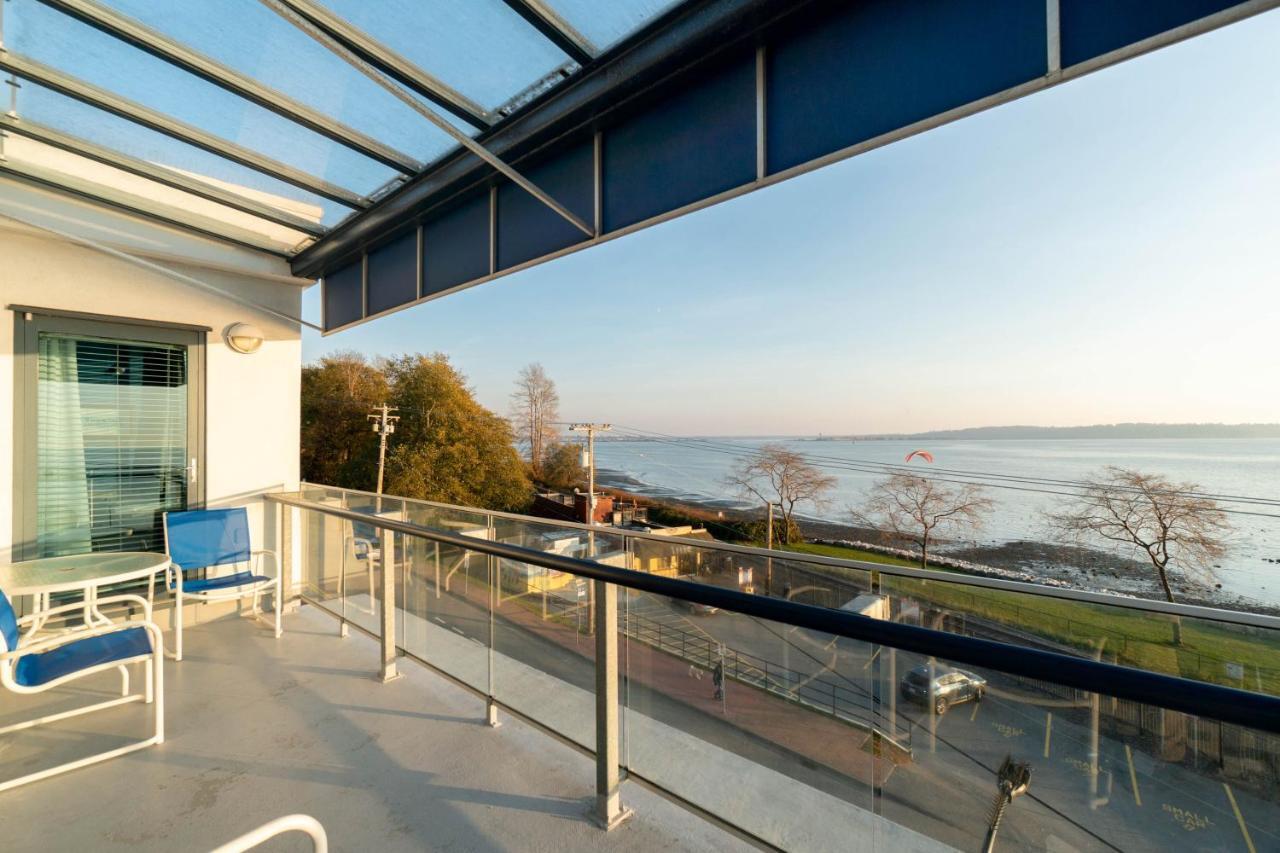 Ocean Promenade Hotel White Rock Bagian luar foto